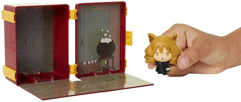HARRY POTTER HERMIONA GRANGER MINI FIGURKA + KUFEREK + NIESPODZIANKA