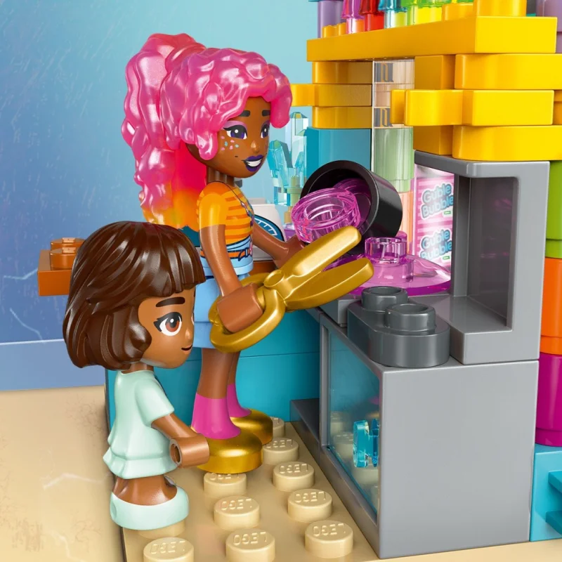 LEGO Friends 42649 Sklep z cukierkami w Heartlake